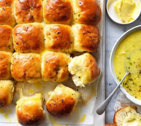 Garlic, Herb and Cheese Pull-Apart